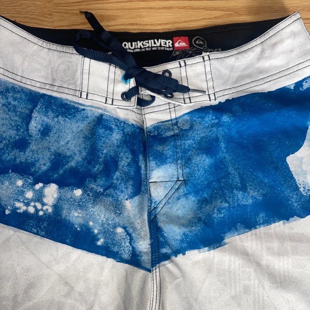 Quicksilver Cypher Kelly Nomad 21Inch Gray and Blue Boardshorts Size 31